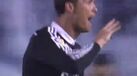 Ronaldo marca e "acarinha" árbitro auxiliar