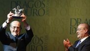 O dia em que Manoel de Oliveira recebeu o Dragão de Ouro