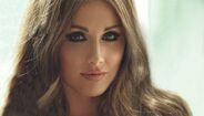 Lucy Pinder ensina qualquer um