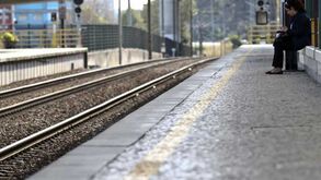 Metade dos comboios suprimidos até às 8 horas devido a greve dos maquinistas 