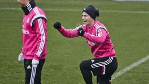 James titular frente ao Granada