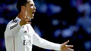 Ronaldo com vantagem de quatro golos sobre Messi