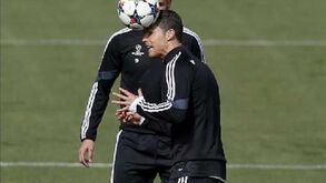 Ancelotti com todos os jogadores disponíveis