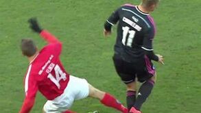Lesão horrível de Andreas Cornelius