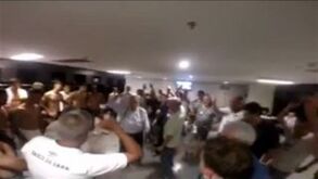 Presidente do Vasco da Gama foi ao balneário dar o exemplo