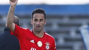 Bis de Jonas mantém águias com vantagem de 3 pontos