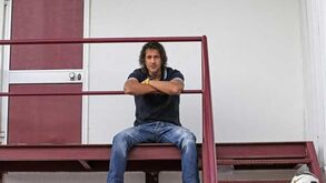 Iranianos ricos com Peugeot 206