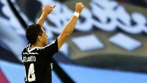 Merengues equacionam ficar com Chicharito