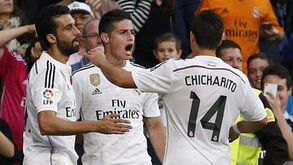 Golaço de James diante do Almería