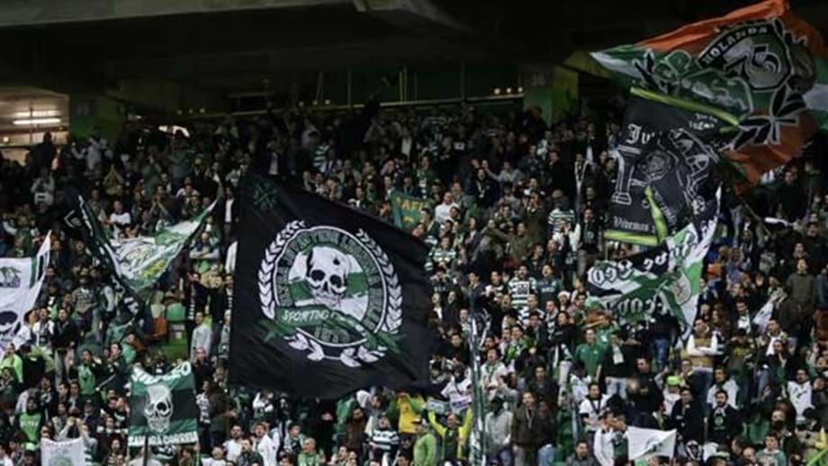 Juventude Leonina Contra Utilizacao De Pirotecnia Na Claque Sporting Jornal Record