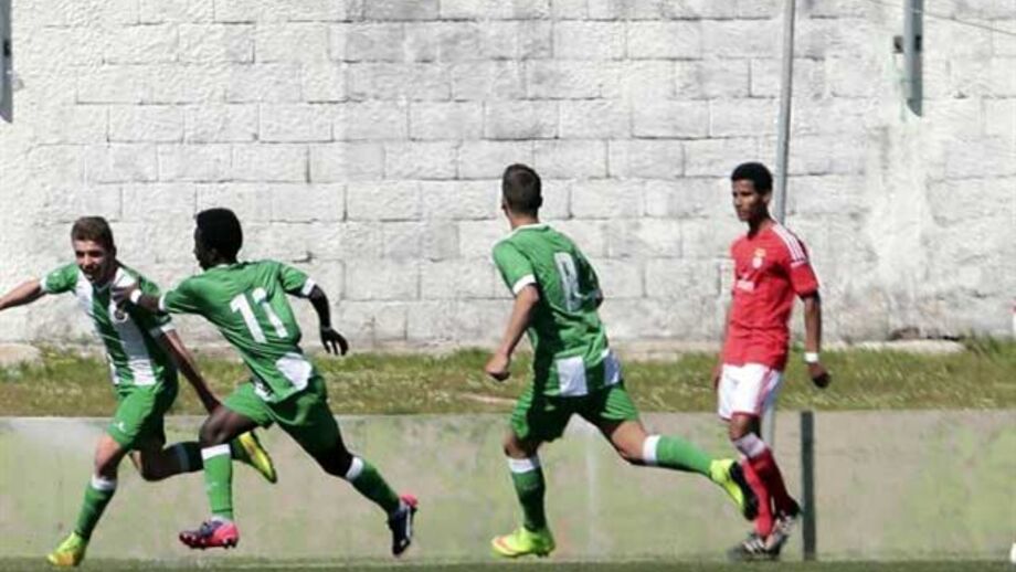 Benfica perde em Vila do Conde