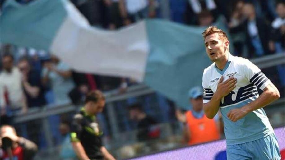Lazio aproveita deslize da Roma e sobe ao segundo lugar