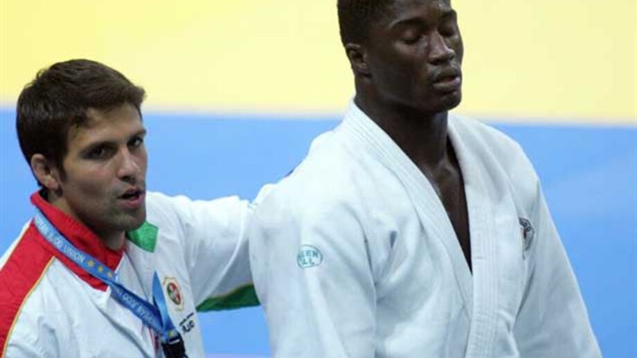 João Neto à condição como selecionador masculino