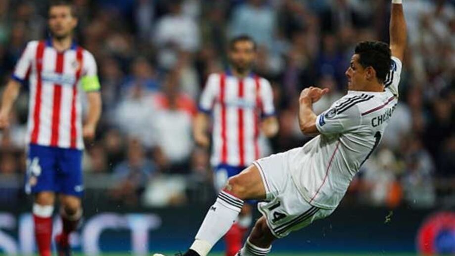 Merengues regateiam Chicharito com o Manchester United