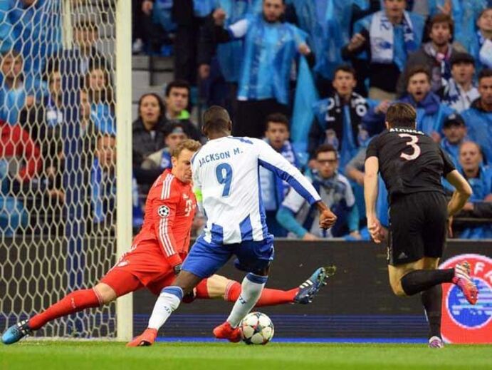 O lance do derrube de Neuer a Jackson