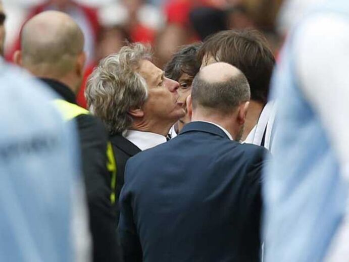 Momentos de tensão entre Jesus e Lopetegui