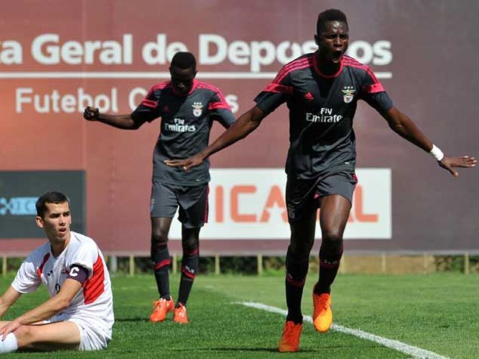 Benfica vence na receção à U. Leiria