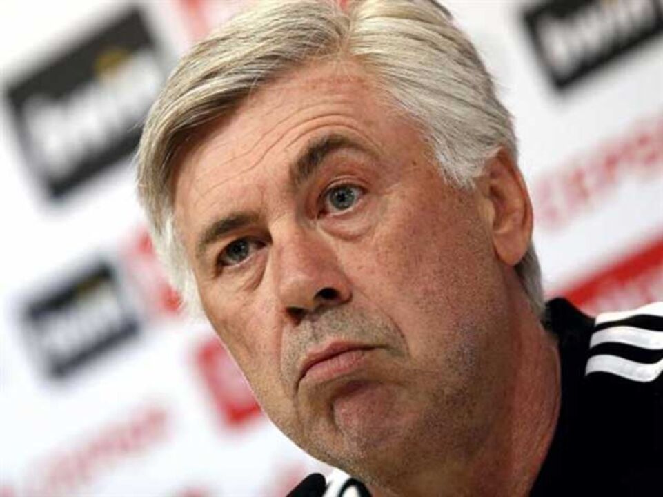 Ancelotti: «Não é imprudente pôr Sergio Ramos a médio»