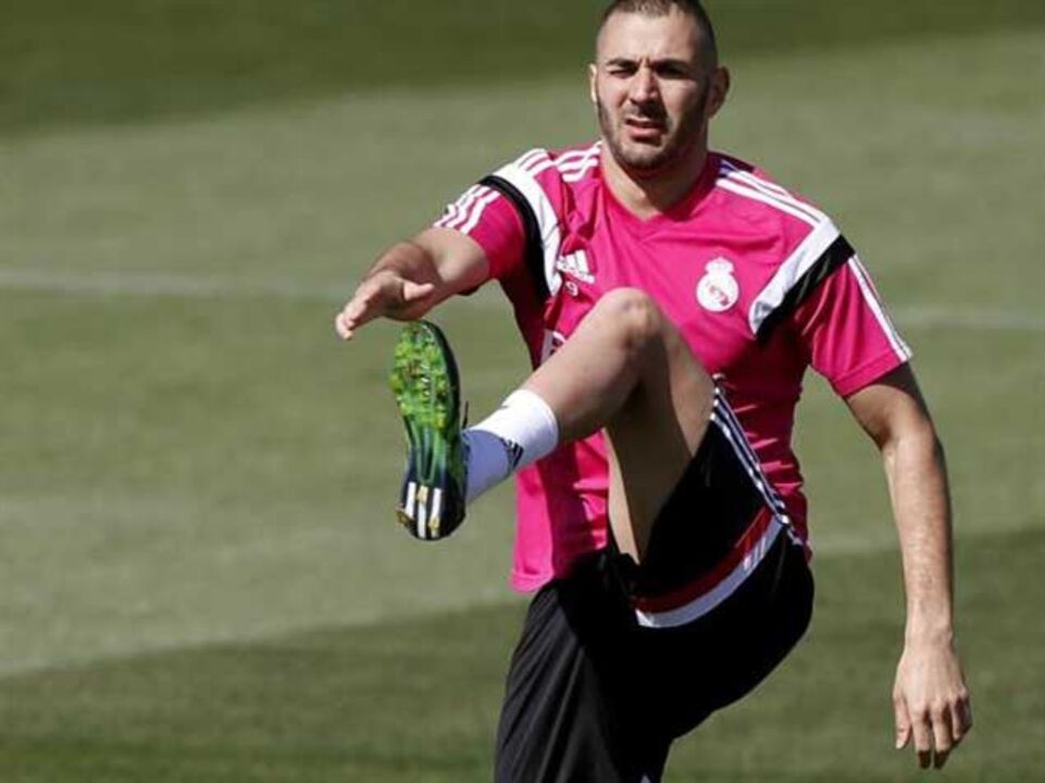 Benzema recuperado da lesão e na lista para a receção ao Valencia