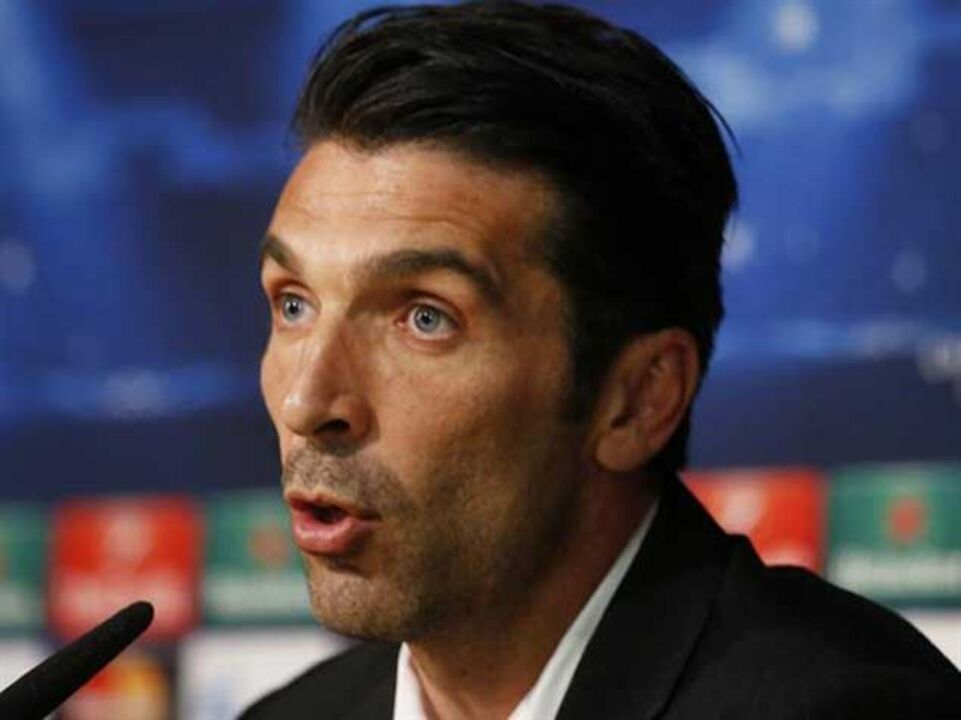 Buffon: «Se formos defender o 2-1 vamos arrepender-nos»