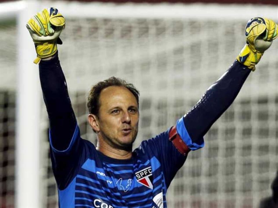 Rógerio Ceni anuncia fim da carreira para agosto