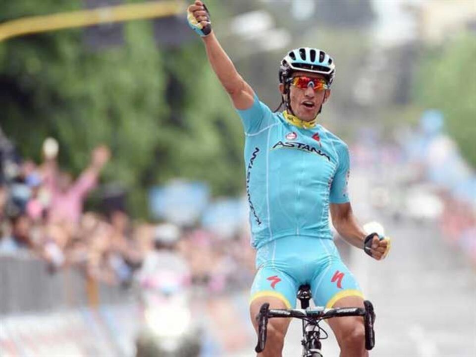 Paolo Tiralongo vence nona etapa