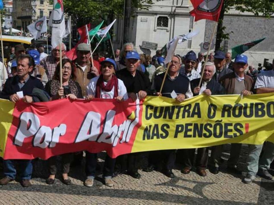 FMI: reformas podem voltar a ser congeladas