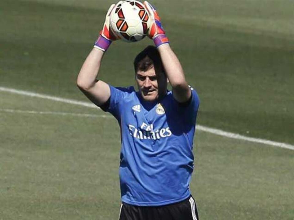 Casillas já sabe que vai continuar no clube