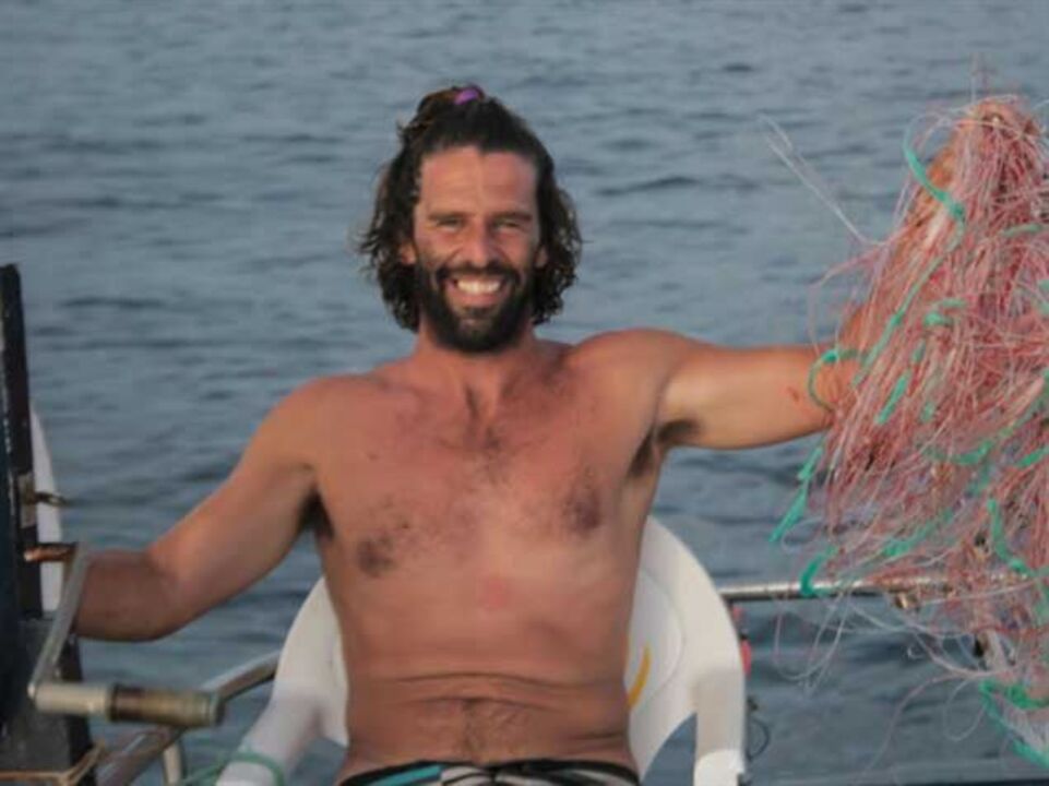 Hugo Vau divide o tempo entre as ondas e a pesca nos Açores
