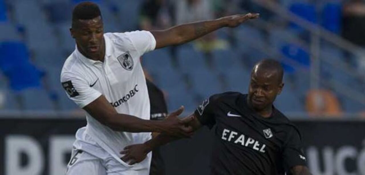 Académica-V. Guimarães, 2-4: 