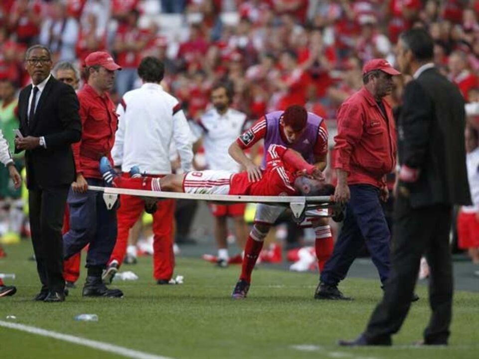 Salvio com rotura de ligamentos do joelho