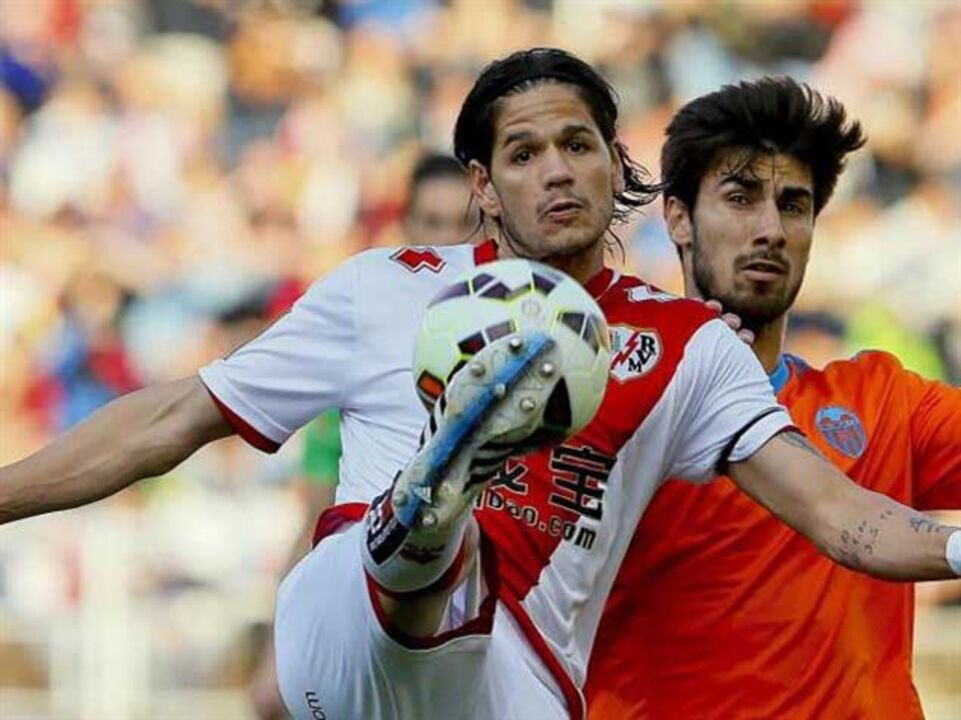 Zé Castro admite saída do Rayo Vallecano