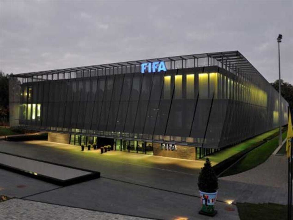 Justiça suíça confirma detenção por corrupção de seis responsáveis da FIFA