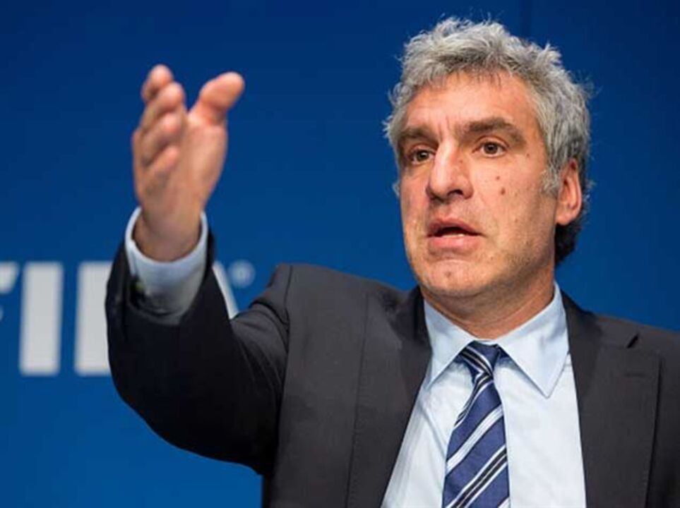 Blatter "não anda a dançar" mas as eleições vão para a frente