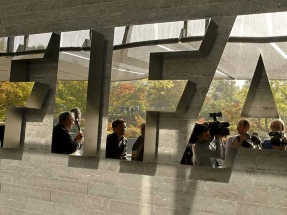 FIFA diz ser "parte lesada" nas acusações feitas a dirigentes