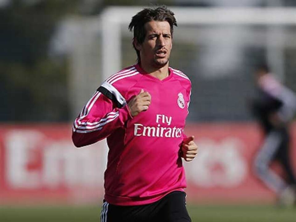 Fábio Coentrão deverá continua mais uma época