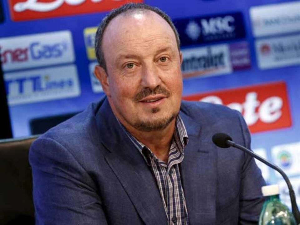 De Laurentiis: «Espero que Florentino Pérez ofereça um bom contrato a Benítez»