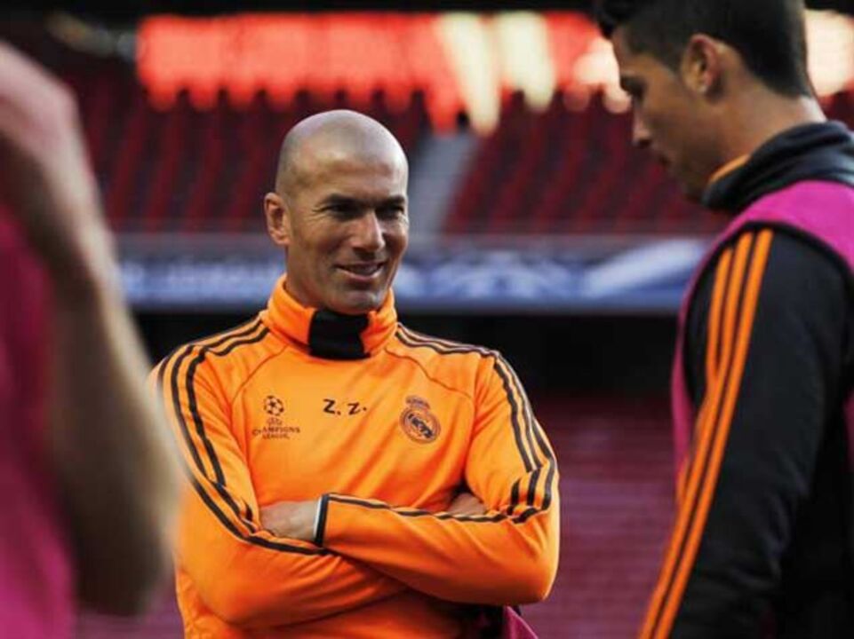Zidane continua no comando do Castilla