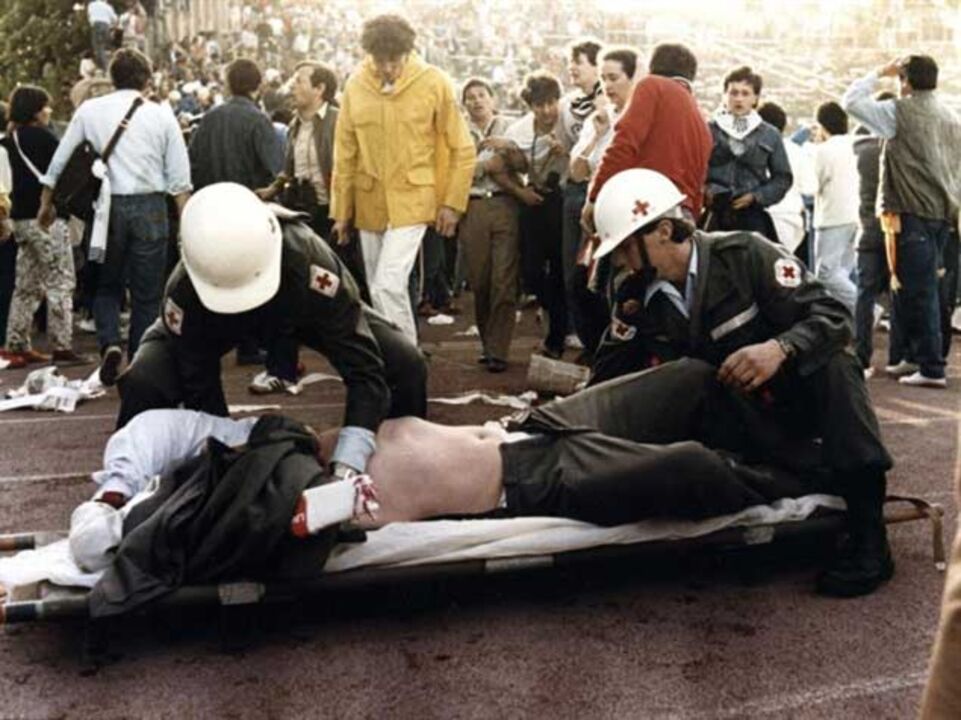 Platini recorda vítimas da tragédia de Heysel