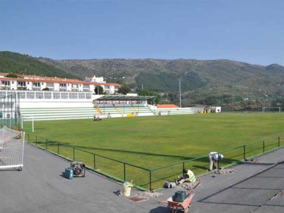 Estádio Santos Pinto vai ser alvo de obras 