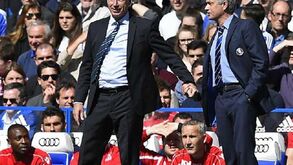 Pardew: «É por isto que Mourinho ganha o dinheiro que ganha»