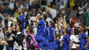 Uma velhota às voltas com maldição 