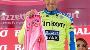 Contador deslocou o ombro por duas vezes em poucos minutos