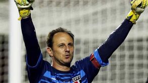 Rógerio Ceni anuncia fim da carreira para agosto