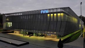 Justiça suíça confirma detenção por corrupção de seis responsáveis da FIFA
