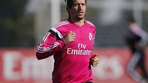 Fábio Coentrão deverá continua mais uma época