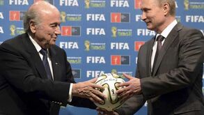 Putin: «Clara tentativa de bloquear a reeleição de Blatter»