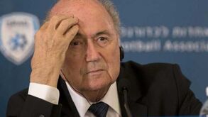 Blatter proibido de sair da Suíça