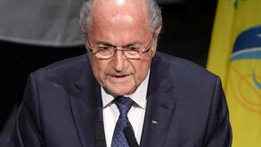 Blatter: «Ainda vão chegar mais más notícias»
