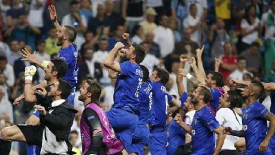 Uma velhota às voltas com maldição "à Benfica"